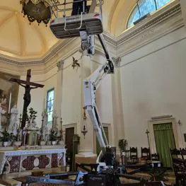 Lavori interni ad una chiesa