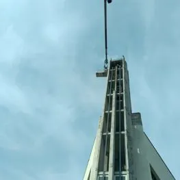 Piattaforma DB Noleggi utilizzata per lavori ad un campanile 