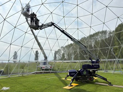 Piattaforma aerea per installazione tendostruttura